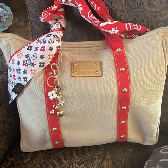 Louis Vuitton tote bag - Picture 2 of 9